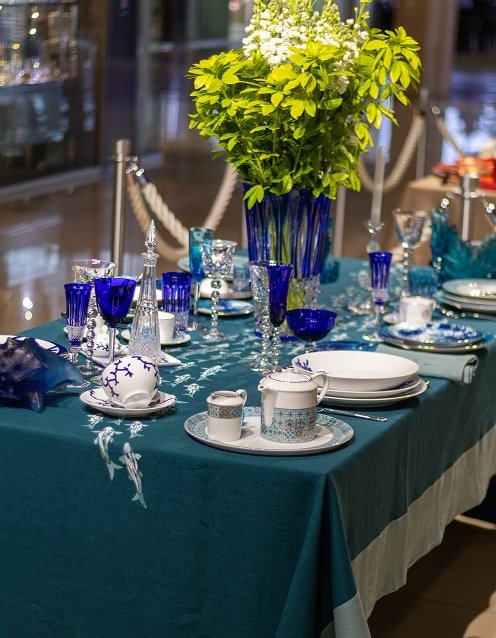 Oceanic tablecloth